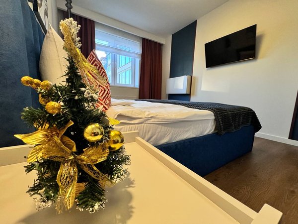 photo_5321096886838038845_y