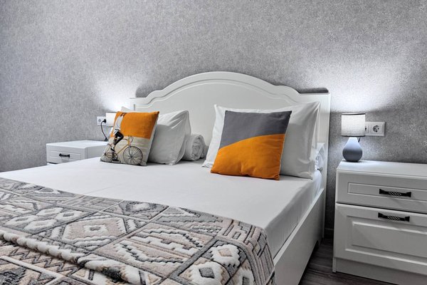 photo_5330266010654805251_y