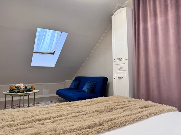 photo_5330266010654805229_y