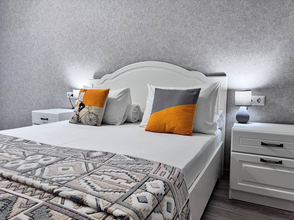 photo_5330266010654805251_y