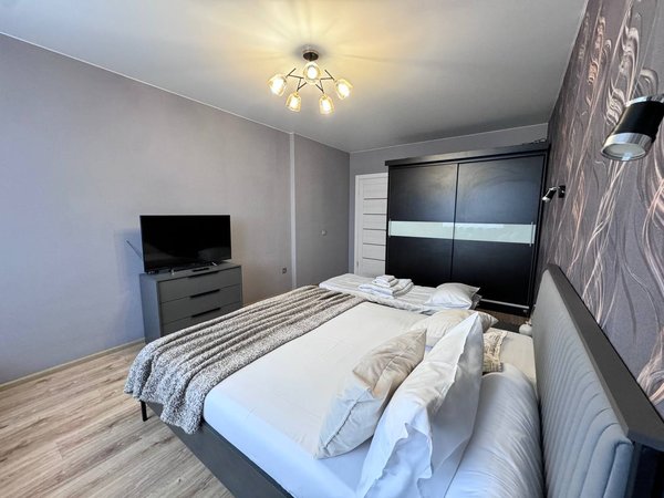 photo_5420441335820390141_y