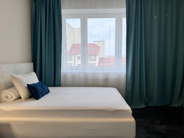 photo_5463168636844900161_y