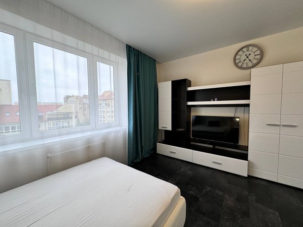 photo_5463168636844900163_y