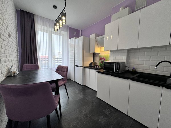 photo_5463168636844900165_y