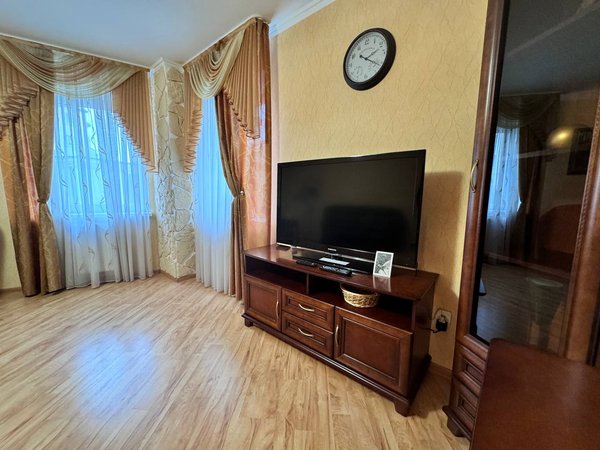 photo_5470004227620338190_y