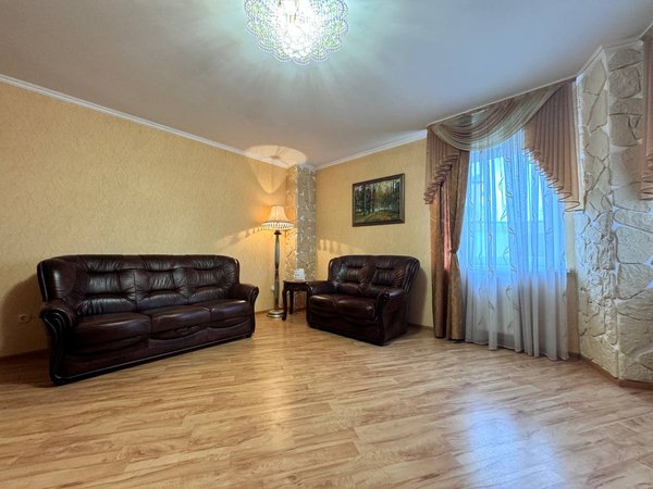 photo_5470004227620338192_y