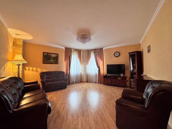 photo_5470004227620338195_y