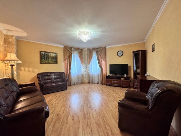 photo_5470004227620338196_y