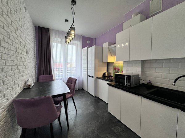 photo_5470004227620338209_y