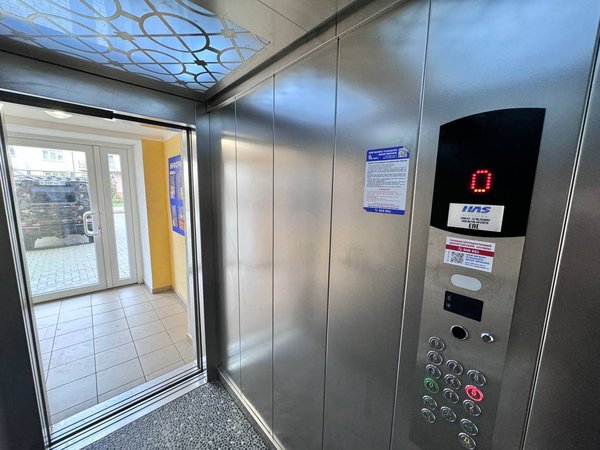 photo_5470004227620338223_y